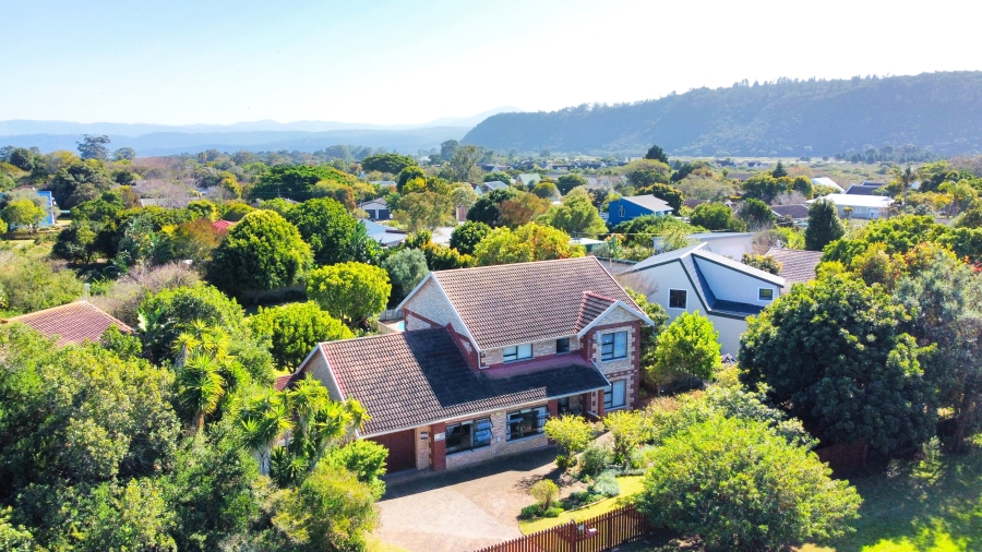 5 Bedroom Property for Sale in The Island Western Cape